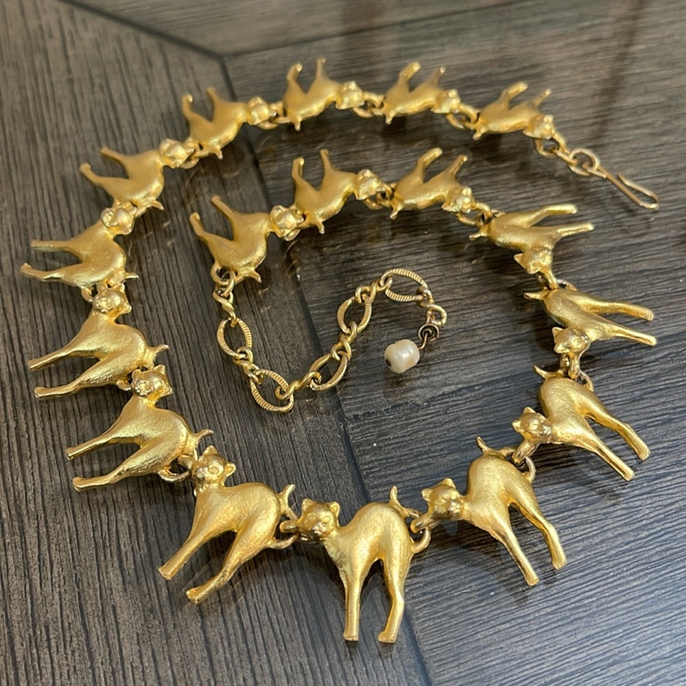 Vintage Gold-tone Sculptural Judith Woracek Mullen Cat Link Statement Necklace - Picture 3 of 17